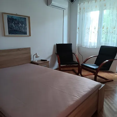 Διαμέρισμα Krisztina *